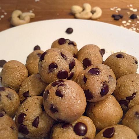 Osterkorb basteln: Coockie Dough Bällchen