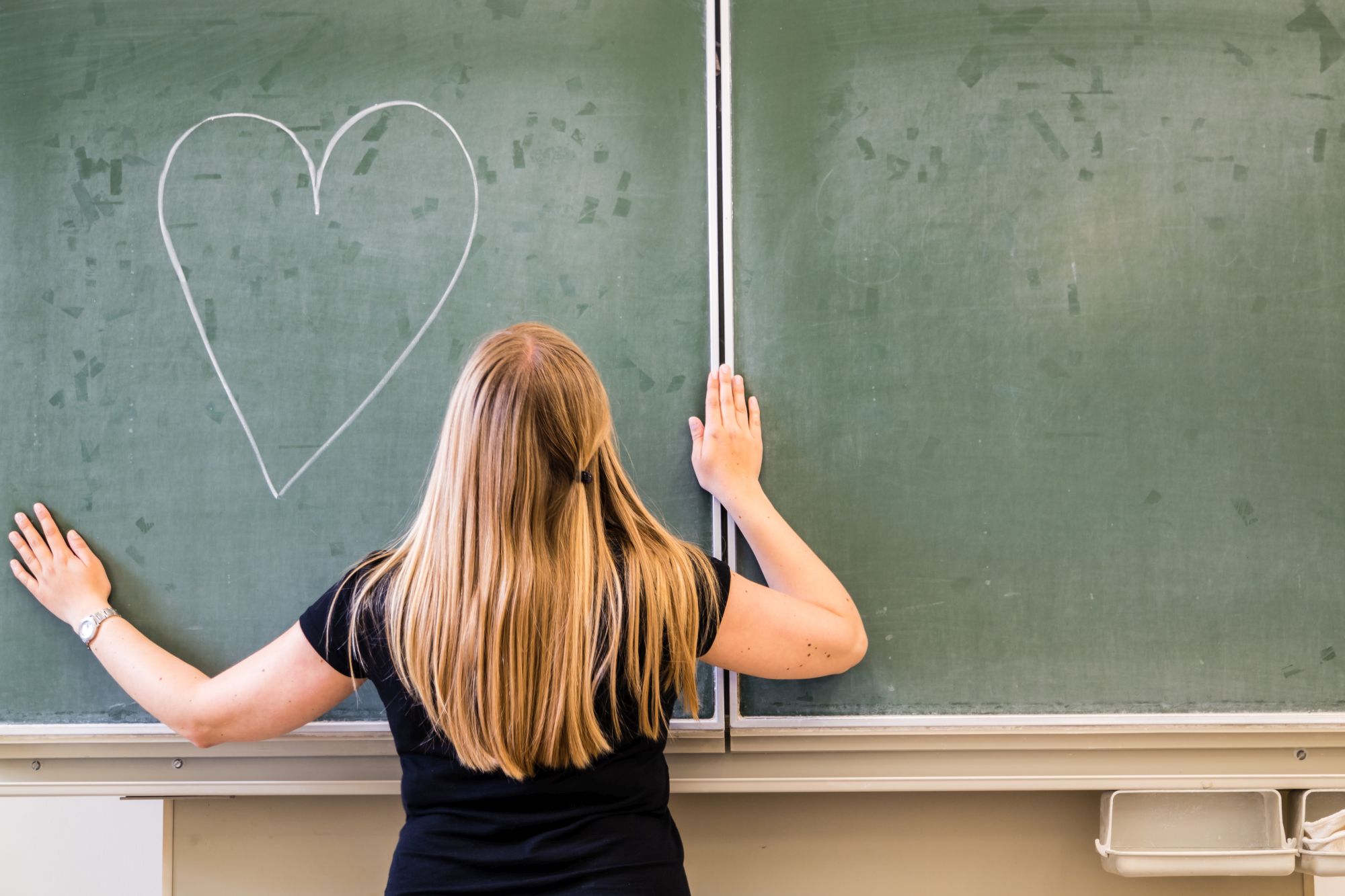Heimlich verliebt in den Lehrer? – Was kann ich jetzt tun?