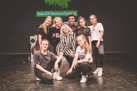 Tänzer auf der Bühne des School Dance Battles 2019