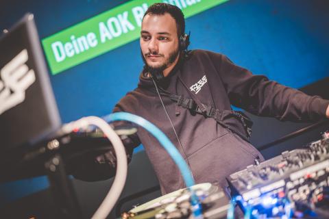 DJ beim School Dance Battle