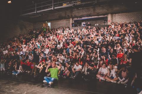Publikum des School Dance Battles