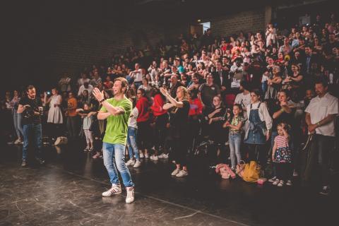 Das Publikum des School Dance Battles