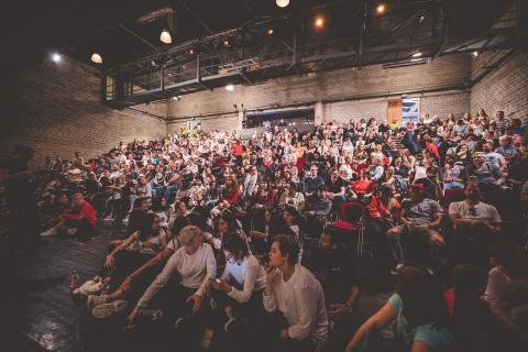 Publikum des School Dance Battles