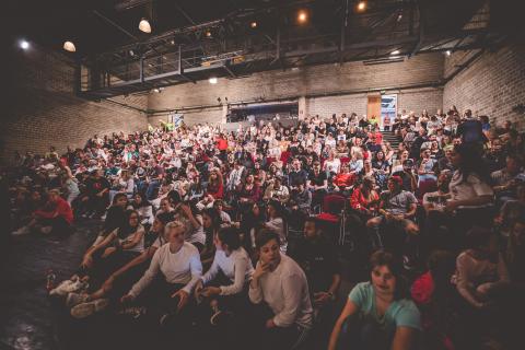 Publikum des School Dance Battles