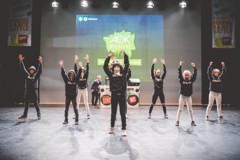 Tänzer auf der Bühne des School Dance Battles.