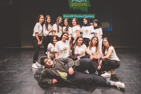 Tänzer auf der Bühne des School Dance Battles.