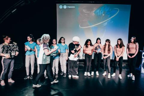 Teams auf der Bühne beim Trau-dich-Wettbewerb