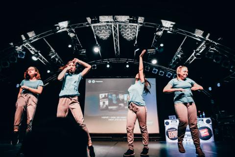 Gruppe Swishies auf der Bühne beim Trau-dich-Wettbewerb