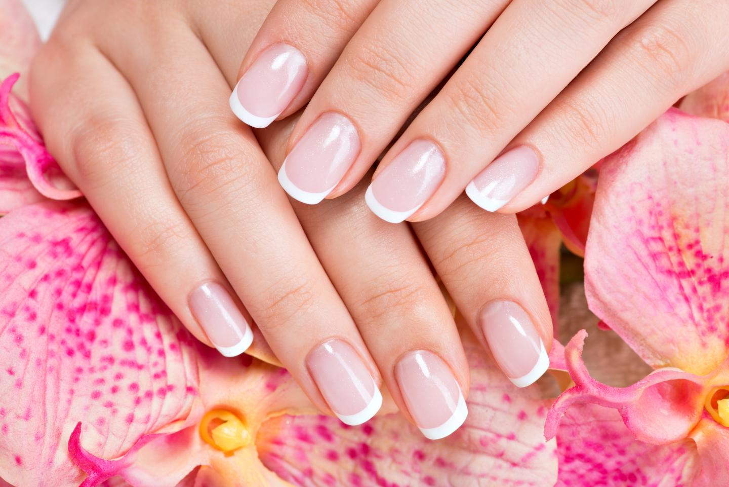 Schöne Nägel nach Nagelmodellage